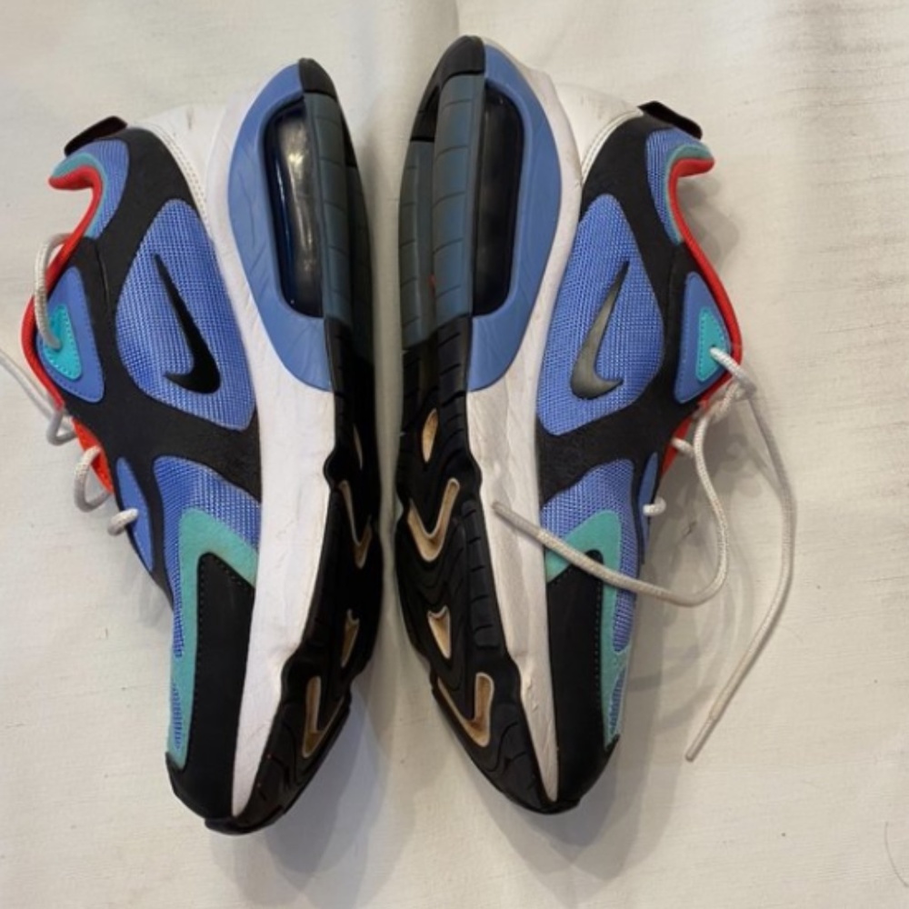 Men's Nike Air Max 200 "Royal Pulse". Style: AQ256